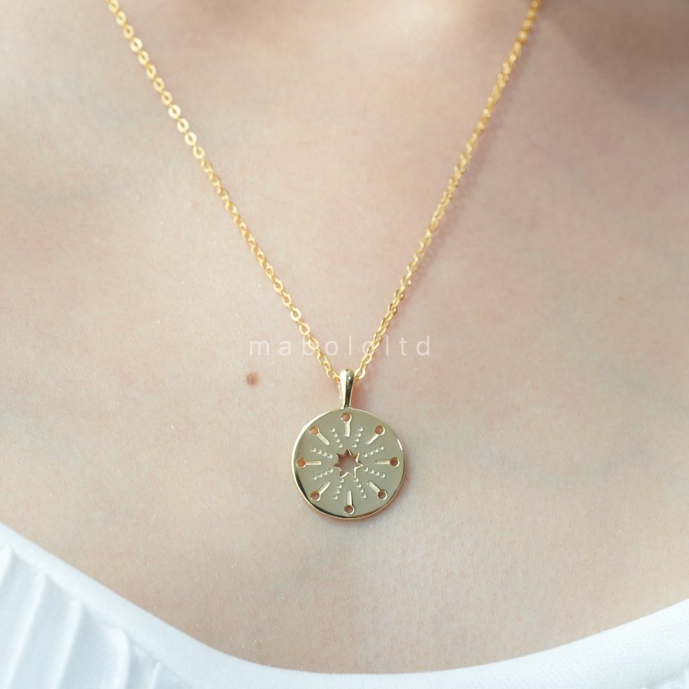 18K Gold Starlight Gold Pendant Necklace - Picture 3 of 14